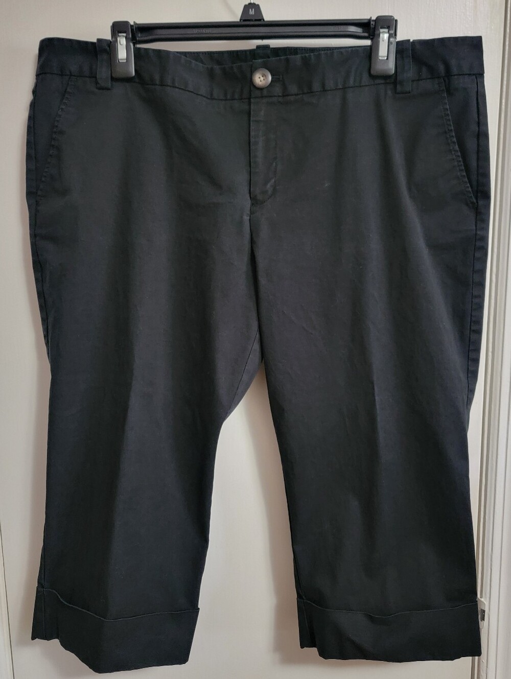 GAP cuffed cropped black pants